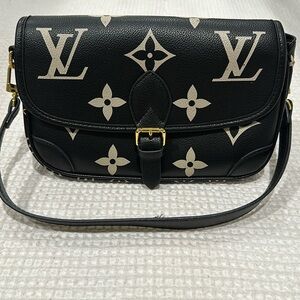 Crossbody/ shoulder  bag